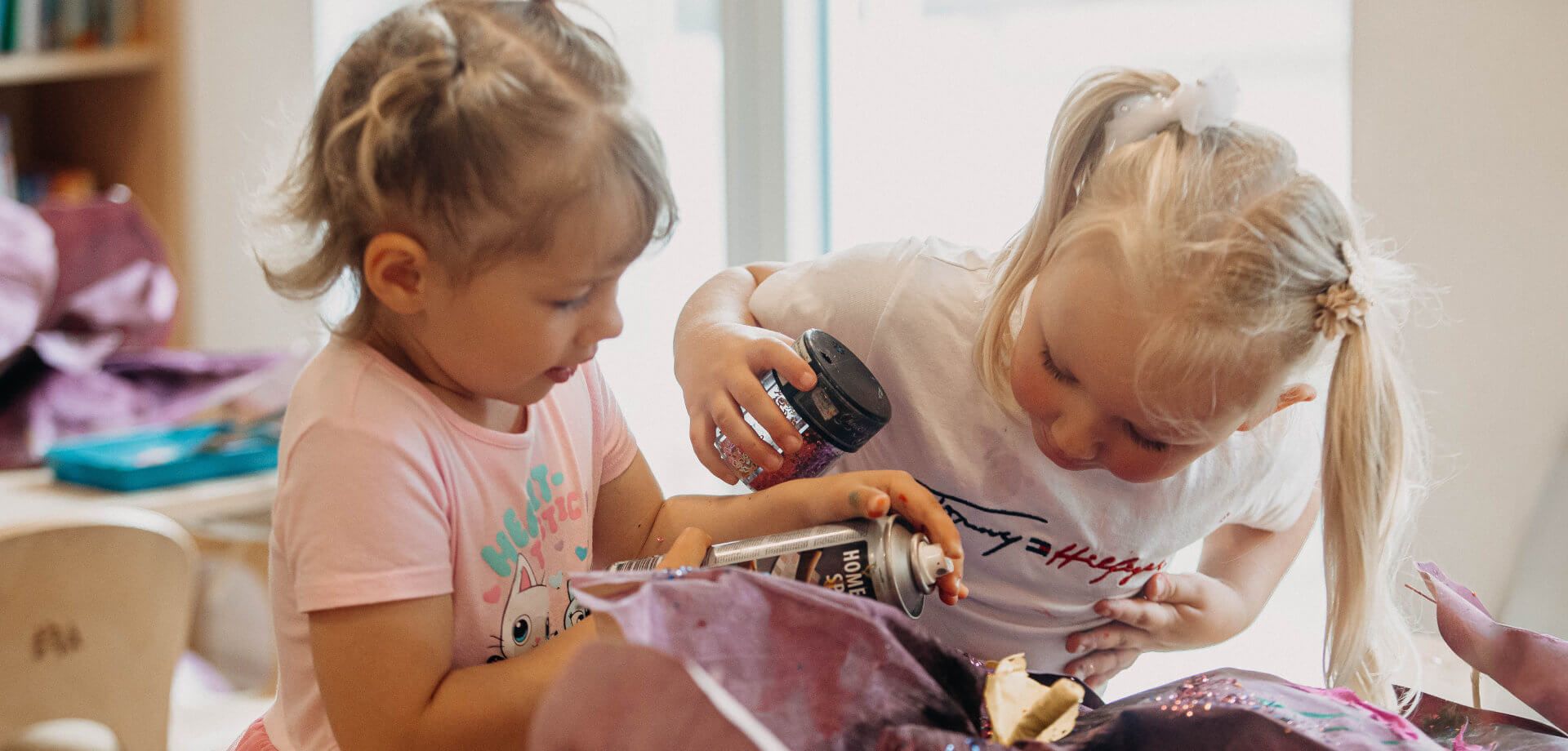 Kinder beim spielen